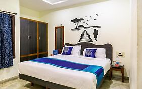 Collection O Poojith Residency